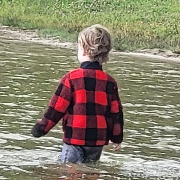 Meet your Posher, Lee - Picture 1 of 1